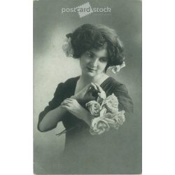 1913 – Romantic postcard. Photo sheet. (2791110)