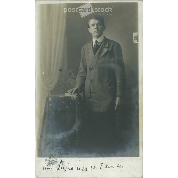 1911 – Young official. Photo sheet, postcard. (2791214)