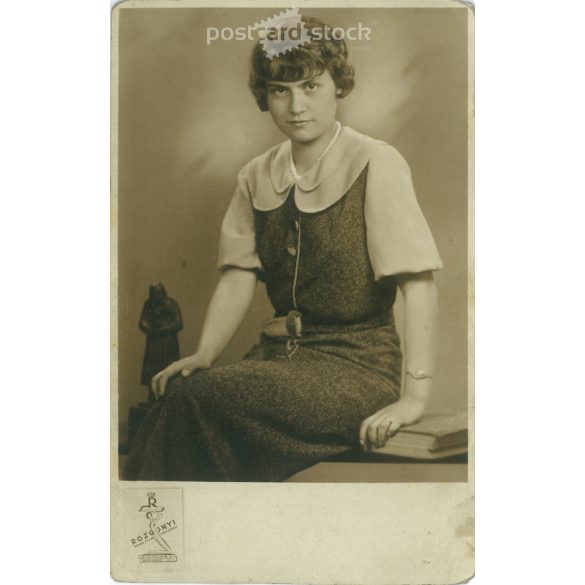 1933 – Young lady portrait. Photo sheet, postcard. (2791262)