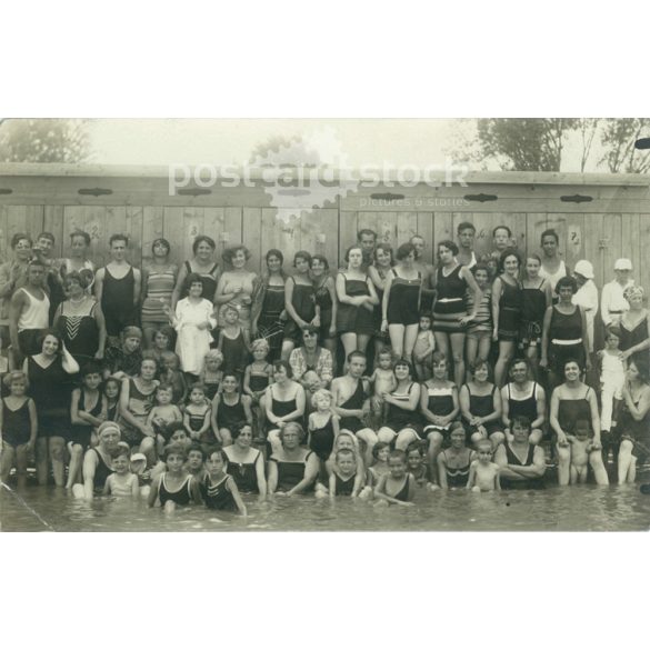 Bathers, group photo. Photo sheet, postcard. (2791269)