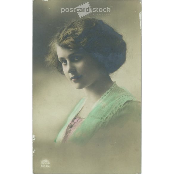 1915 – Romantic postcard. Colored photo sheet. (2791295)