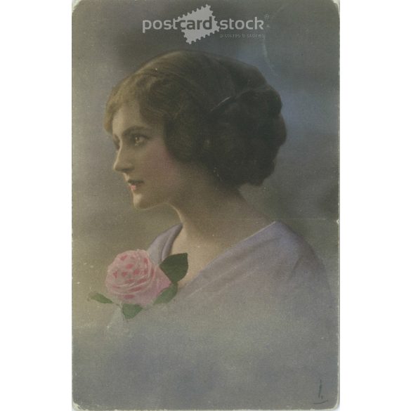 1913 – Romantic postcard. Colored photo sheet. (2791299)