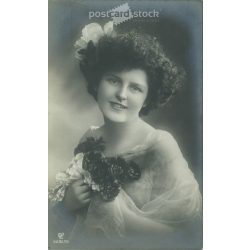 1911 – Romantic postcard, photo sheet. (2791378)