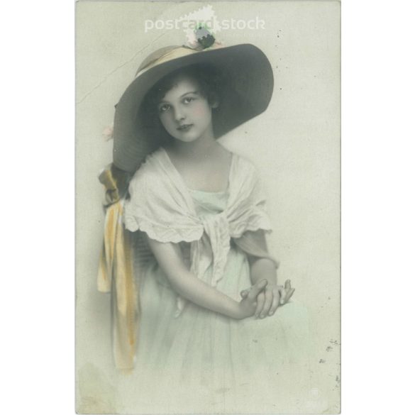 1918 – Romantic postcard. Colored photo sheet. (2791513)