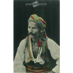   1909 – Turkish farmer. Colored photo sheet, postcard. (2791627)