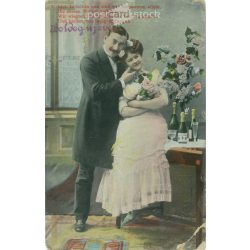   New Year greetings. Colored photo sheet, greeting card. (2791664)