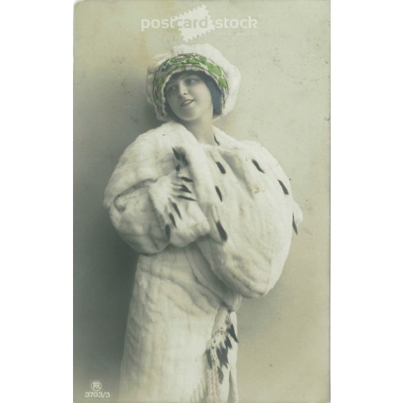 1913 – Romantic postcard. Colored photo sheet. (2791694)