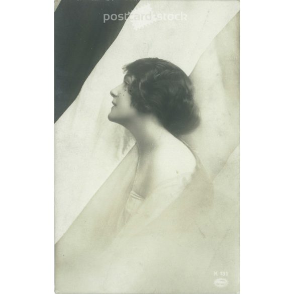 1915 – Romantic postcard. Colored photo sheet. (2791731)