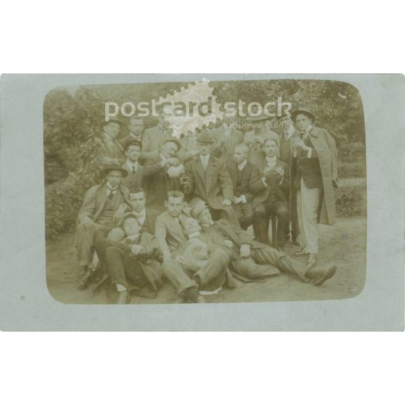 1910 – Arad. Group photo of friends about men. Postcard, photo sheet. (2791771)