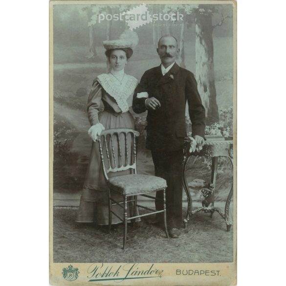 1906 – A full-length portrait photograph of a talented, elegant couple from the photography studio of Sándor Pottok. Budapest. Cabinet photo / hardback photo / business card. (2791877)