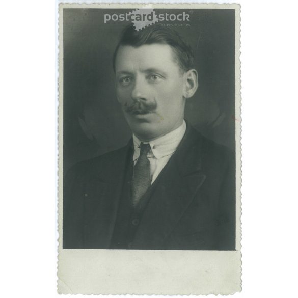 Portrait photo of a young man from the 1920s. Original paper image. Postcard, photo sheet. (2791913)