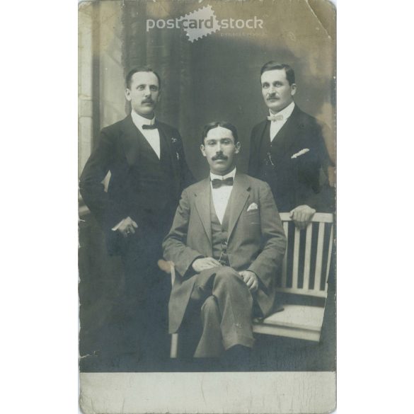 Photo of three elegant, wealthy men from the 1920s, in elegant attire, in a studio setting. Original paper image. Postcard, photo sheet. (2791921)