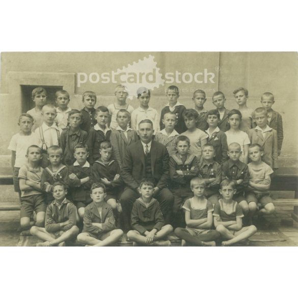 School class picture. Original paper image. (2791953)