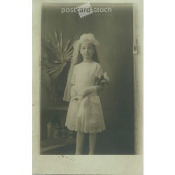 Photo of first communion little girl. Paper image. (2791964)