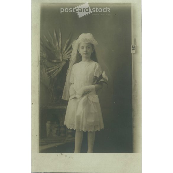 Photo of first communion little girl. Paper image. (2791964)