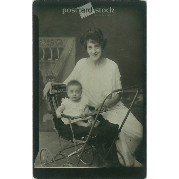 1924 – „Mother and daughter, Mariska” studio photo. Original paper image. Postcard, photo sheet. (2791973)