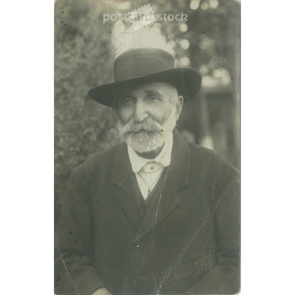 Lehrbaum Photo Studio, Fortune. Portrait photo of elderly man. Original paper image. Postcard, photo sheet. (2791979)