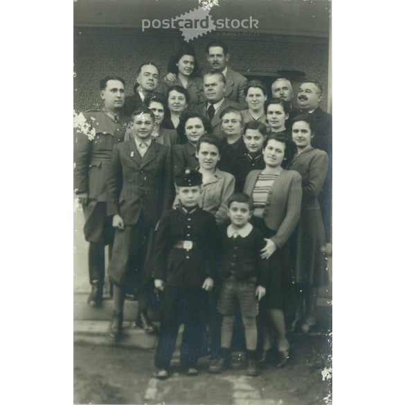 1943 – Christmas gathering at Veronka. Casual group photo. Original paper image. Postcard, photo sheet. (2791980)