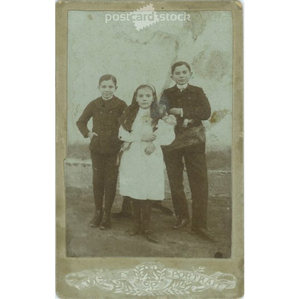 Full-length photo of siblings. Cabinet photo / hardback photo / business card, CDV photo. (2791990)