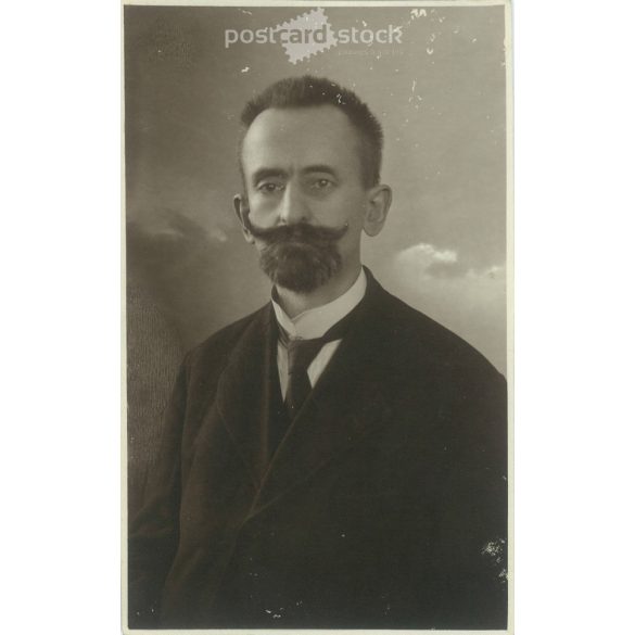 1935– Portrait photo of a middle-aged man with a character’s mustache, studio shot. Original paper image. Postcard, photo sheet. (2791991)