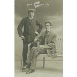   1906 – Studio shot of young men. Original paper image. Postcard, photo sheet. (2791996)