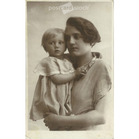 1927 – Lizike with her mother. Original paper image. Postcard, photo sheet. (2791994)