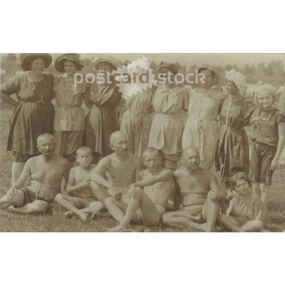 Group photo of casual beach swimmers on the shore. Original paper image. Postcard, photo card. (2792027)