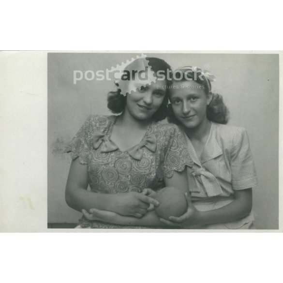 Studio half-length photo of a pair of brothers. Black and white original paper image. Postcard, photo sheet. (2792043)