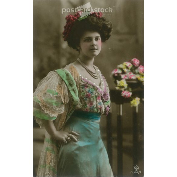 Edith Whitney is an American actress. Early 1900s. French fashion. Colored photo sheet, postcard. (2792046)