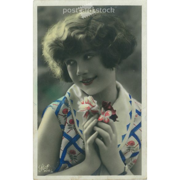 French, romantic postcard. Young woman in French fashion clothes. Colored photo sheet, postcard. (2792048)