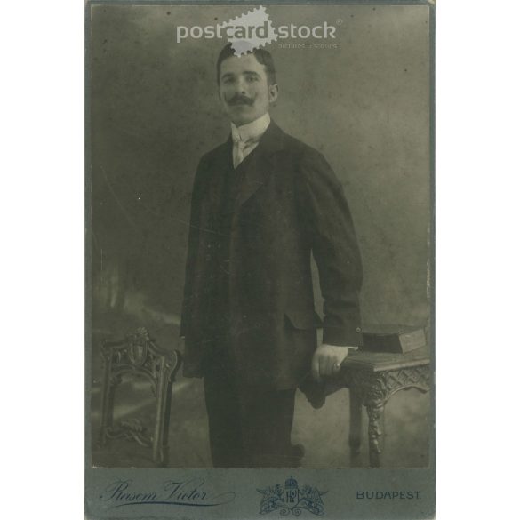 Early 1900s. Rasem Victor photography studio, Budapest. Full-length studio photo. A young man in elegant clothes with a mustache. Cabinet photo / hardback photo / business card, CDV photo. (2792106)