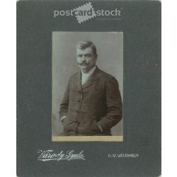   Early 1900s. Gyula Váradi photography studio, Hódmezővásárhely. Half-length studio photo. Middle-aged man in fancy dress. Original paper image. (2792109)