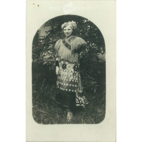 1932 – Harkányfürdő. Young woman in matyó costume. Black and white photo sheet, postcard. (2792135)