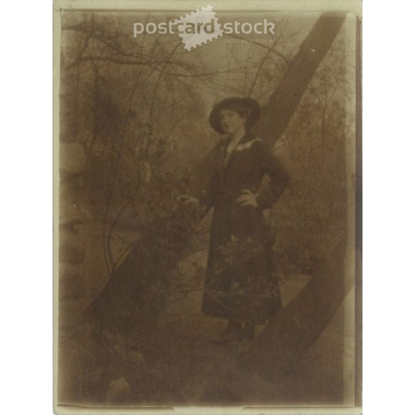 1930s. Irma Pittner can be seen in the photo. Black and white photo sheet, postcard. (2792155)