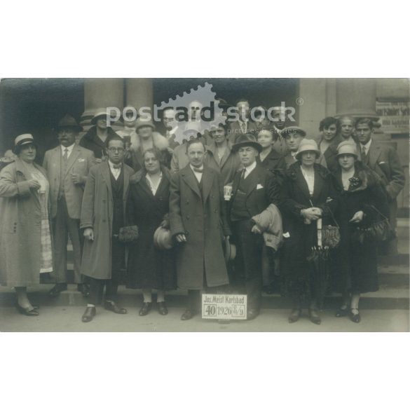 1926 - Karlsbad. Group of vacationing tourists. Black and white photo sheet, postcard. (2792166)