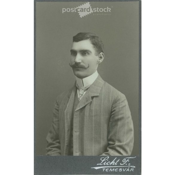 Early 1900s – Studio portrait of a young man. It was made by Ferenc Licht’s photographic studio in Timișoara. Cabinet photo / hardback photo / business card, CDV photo. (2792182)