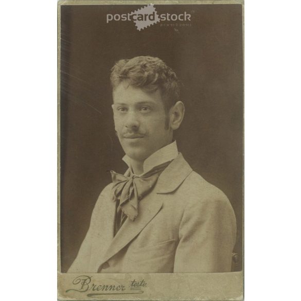 1898 – Studio portrait of Donáth. Memorial for Herminka. It was made by the photography studio of the Brenner brothers in Budapest. Cabinet photo / hardback photo / business card, CDV photo. (2792206)