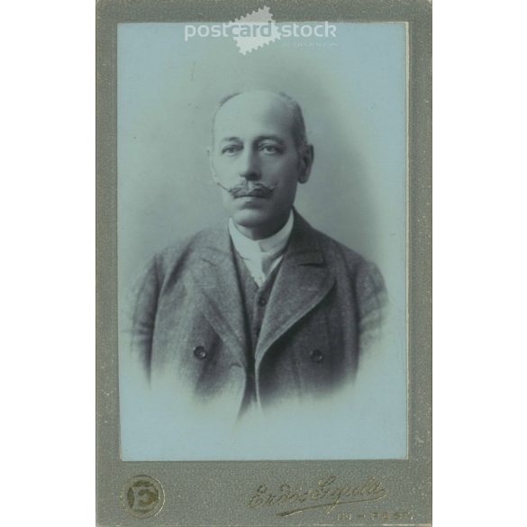 Early 1910s – Studio photo of Mr. Elegant. Produced by Gyula Erdős, photography studio, Újpest. Cabinet photo / hardback photo / business card, CDV photo. (2792211)