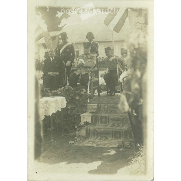 1920s. First World War commemoration. The photo shows officers and political leaders. Original paper image. Its maker is unknown. (2792222)