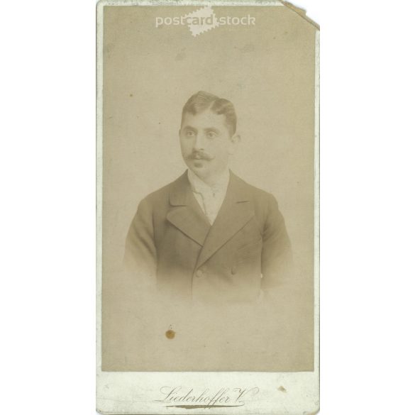 1890s. Studio portrait of a young man. Produced by Wilhelm Linderhoffer, photography studio, Budapest. Original cabinet photo / hardback photo / business card, CDV photo. (2792233)