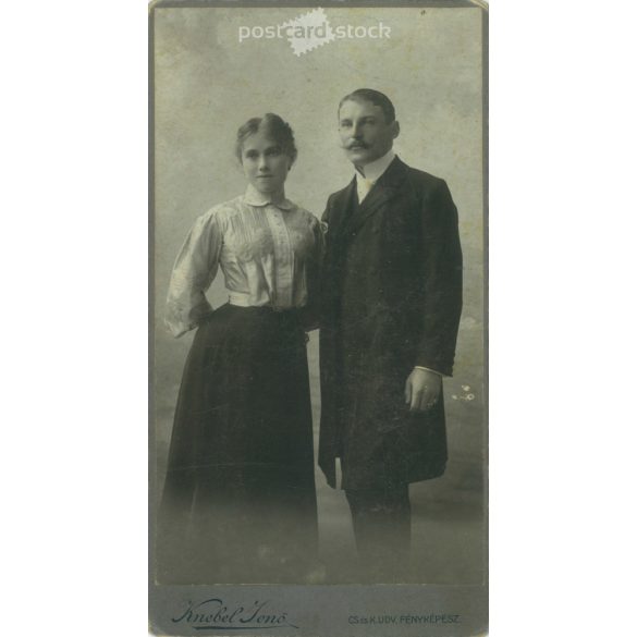 Early 1900s. Irén Mendery and her husband Andor Váradi. Jenő Knebel, photography studio, Szombathely. Original cabinet photo / hardback photo / business card, CDV photo. (2792239)