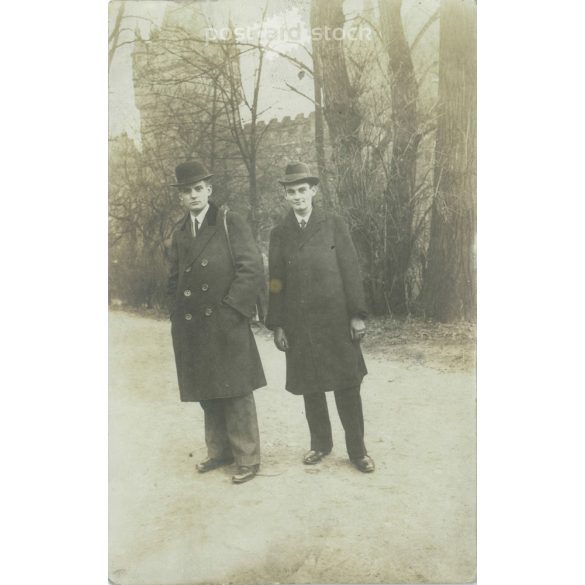 1920s. Photo of an unknown brother and sister, Budapest Városliget, in front of Vajdahunyad Castle. Original paper image, maker unknown. Photo sheet, postcard. (2792286)