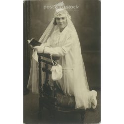   First communion girl. Original paper image. Old postcard, photo sheet. (2792365)