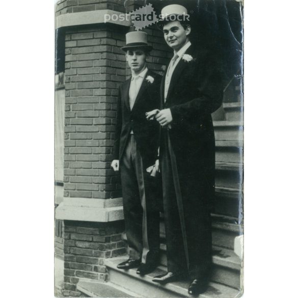 1963 – Photo taken at the wedding of Attila Bérces in the Netherlands, with a recommendation for Zsolt on the back. Black and white original old photo, paper image. (2792366)