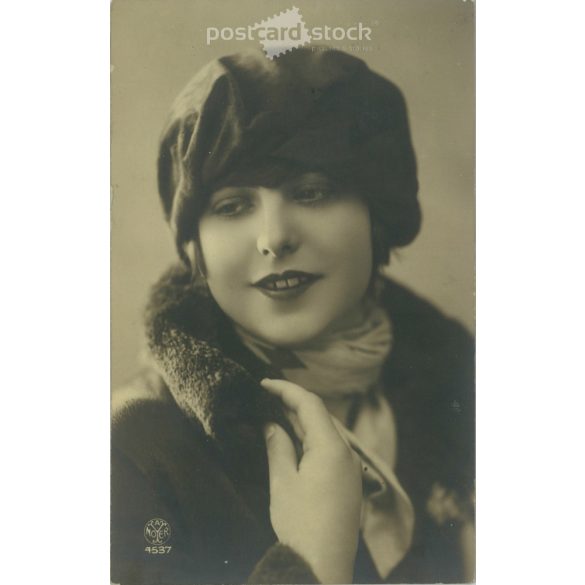 1927 – Romantic old postcard. Paris. Young lady in a fur coat. Sepia photo sheet. (2792385)