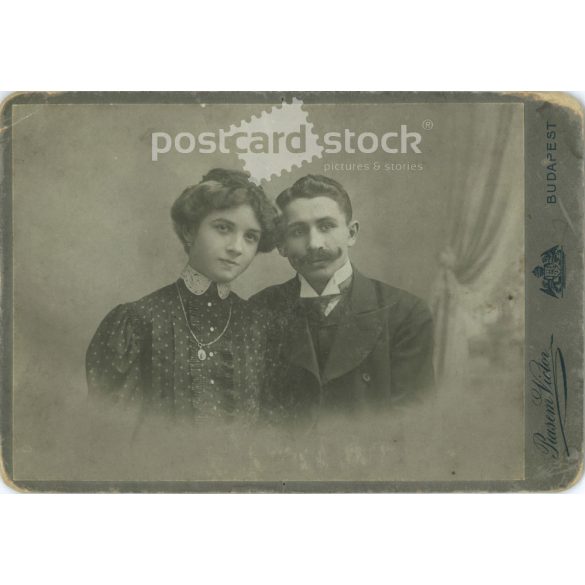 Early 1900s. Studio photo of a young couple, taken in Viktor Rasem’s photography studio. Budapest. Old photo / Cabinet photo / hardback photo. (2792396)