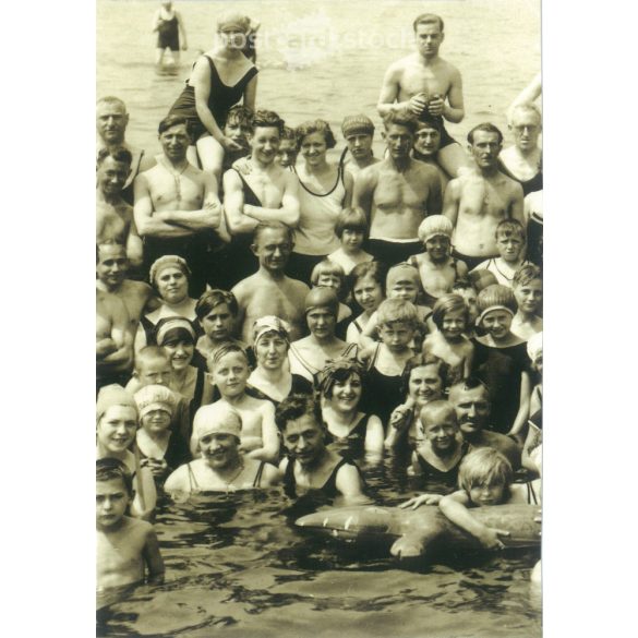 1950s. Germany. Bathers. Published by Gutsch Verlag, Berlin. Cut out postcard. Black and white reprint from an old photo. (2792446)