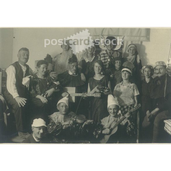 1930s. Germany. Occasional theater company. Black and white original paper image, old photo. (2792462)