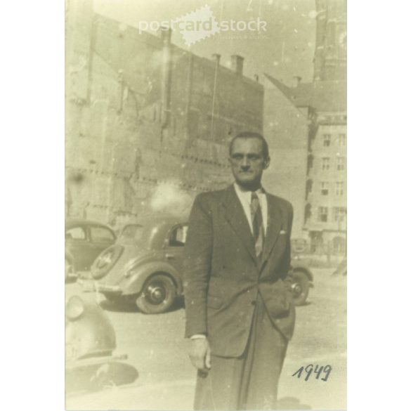 1949. In Germany, in the post-war years. Cut out postcard. The identity of the man in the picture and the creator of the picture are unknown. Original paper image, old postcard, photo sheet. (2792483)