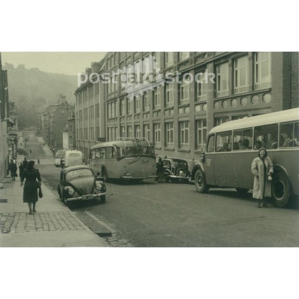 1930s. Germany. Bus Excursion, departure. The creator of the picture and the identity of the people on it are unknown. Black and white original paper image, old photo. (2792528)